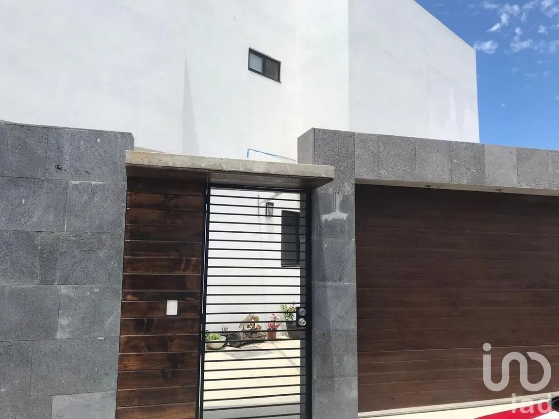 Casa en Venta en Residencial San Marino, Tijuana, Baja California | NEX-280051 | iad México | Foto 2 de 38