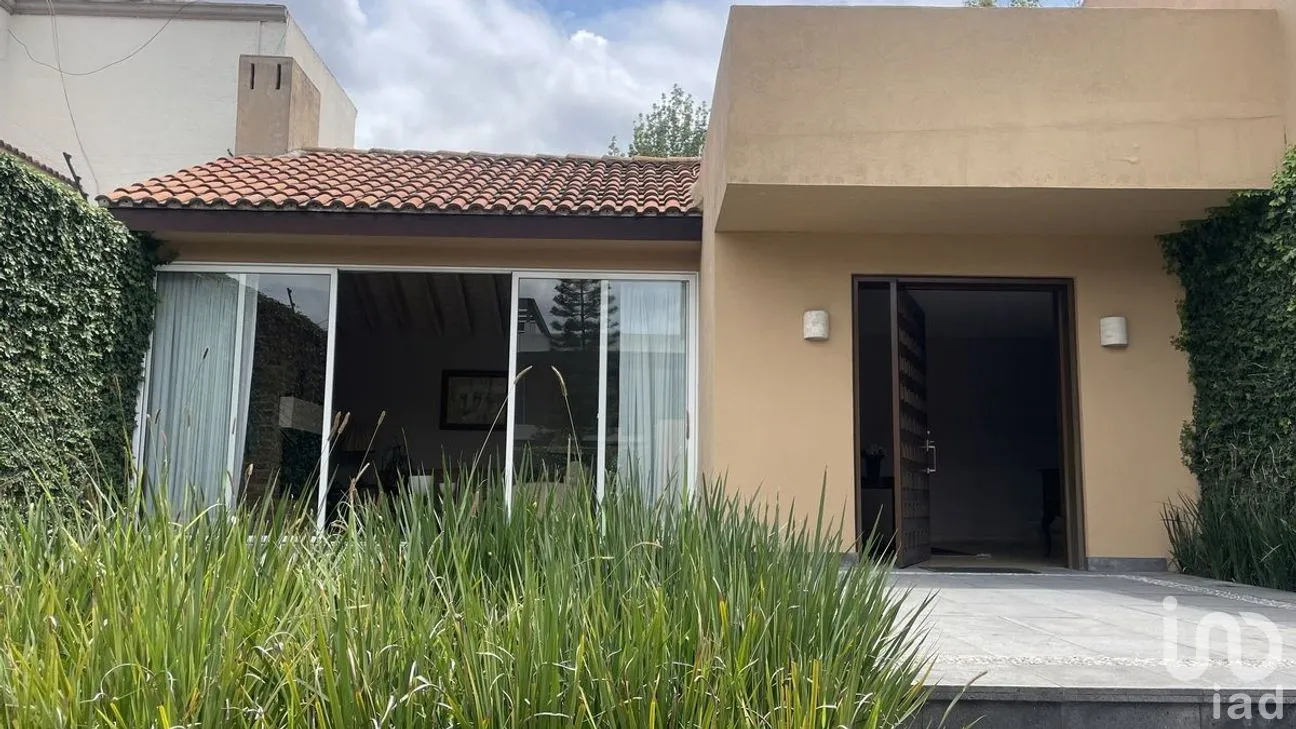 Casa en Venta en Bosque de las Lomas, Miguel Hidalgo, Ciudad de México | NEX-275028 | iad México | Foto 1 de 35