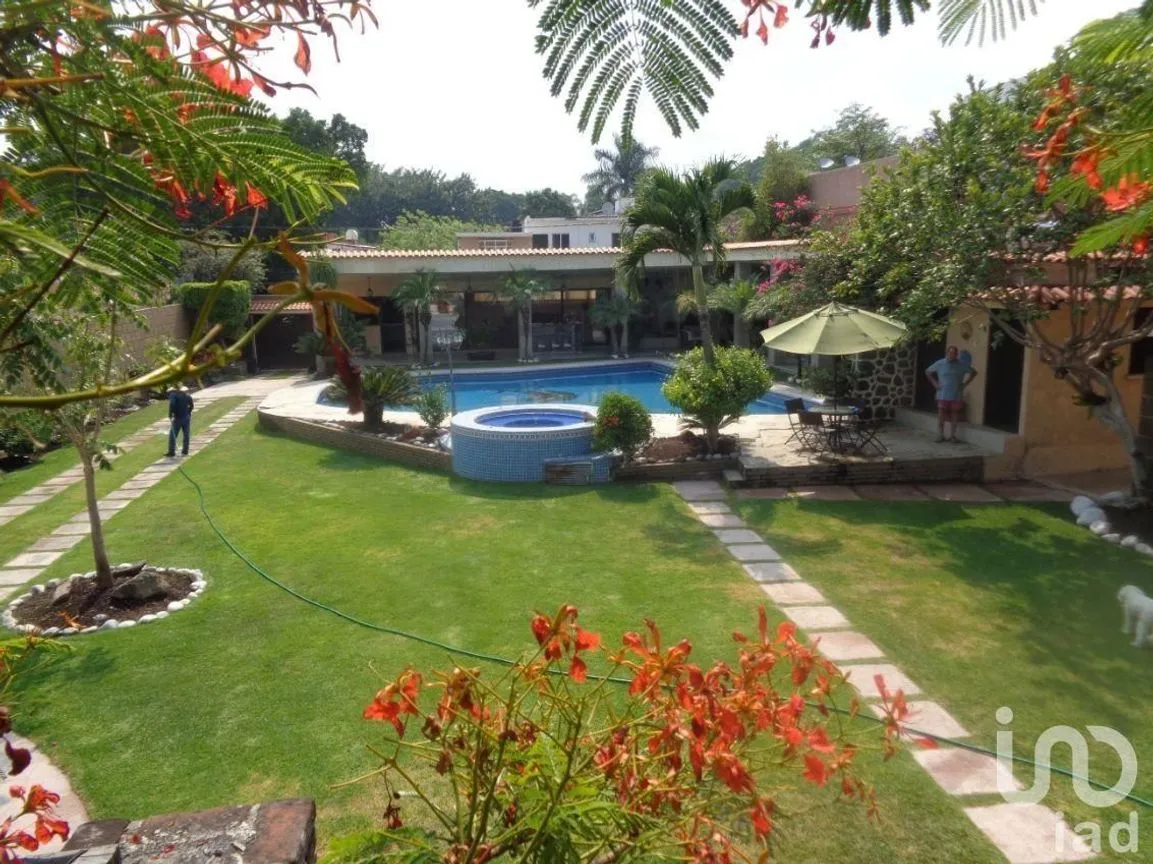 Casa en Venta en Delicias, Cuernavaca, Morelos | NEX-108427 | iad México | Foto 1 de 50