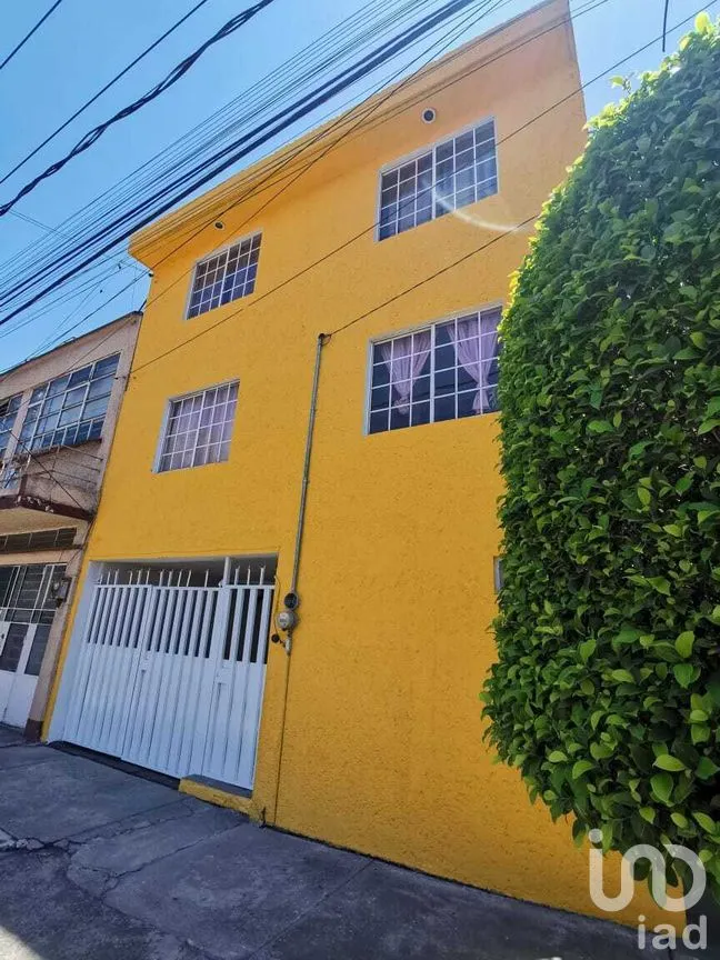 Casa en Venta en Viaducto Piedad, Iztacalco, Ciudad de México | NEX-277582 | iad México | Foto 2 de 37