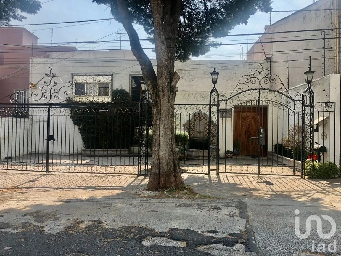 Casa en Venta en Lomas de Tecamachalco, Naucalpan de Juárez, Estado De México | NEX-228189 | iad México | Foto 1 de 21