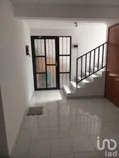 NEX-288254 - Casa en Venta, con 4 recamaras, con 2 baños, con 212 m2 de construcción en Xinantécatl, CP 52169, Estado de México.