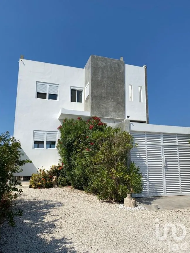 Casa en Venta en Chuburna Puerto, Progreso, Yucatán | NEX-202548 | iad México | Foto 3 de 48