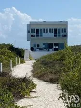 NEX-202548 - Casa en Venta, con 3 recamaras, con 2 baños, con 294 m2 de construcción.