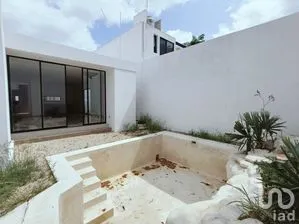 NEX-278659 - Casa en Venta, con 3 recamaras, con 4 baños, con 197.51 m2 de construcción.
