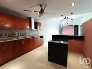 NEX-299125 - Casa en Venta, con 3 recamaras, con 3 baños, con 460 m2 de construcción.