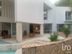 NEX-209234 - Casa en Venta, con 3 recamaras, con 3 baños, con 400 m2 de construcción en Emiliano Zapata Nte, CP 97129, Yucatán.
