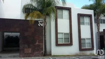 NEX-276406 - Casa en Renta, con 4 recamaras, con 3 baños, con 150 m2 de construcción.