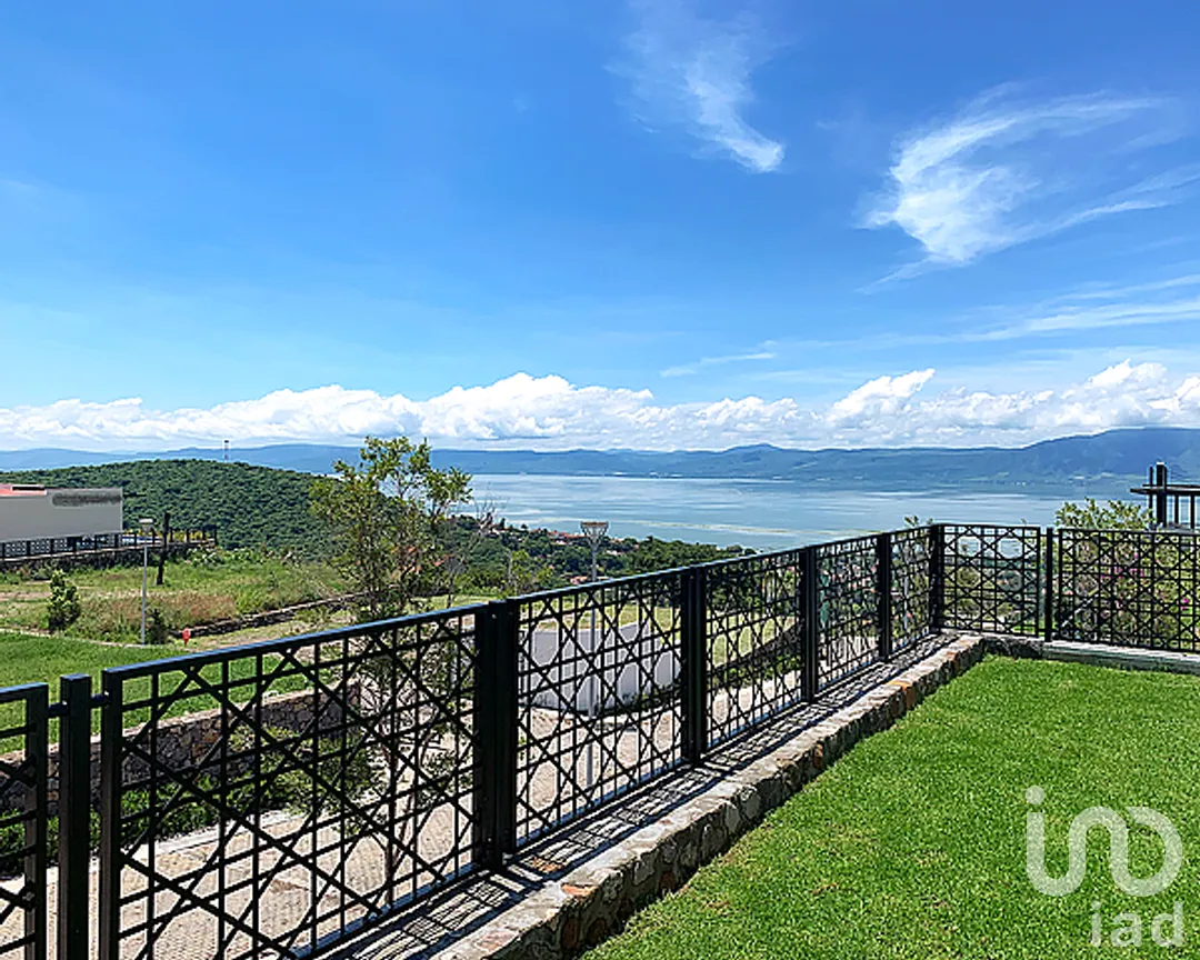 Terreno en Venta en San Antonio Tlayacapan, Chapala, Jalisco | NEX-288625 | iad México | Foto 2 de 3