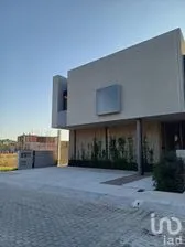 NEX-288913 - Casa en Venta, con 4 recamaras, con 4 baños, con 334 m2 de construcción en Juriquilla, CP 76226, Querétaro.