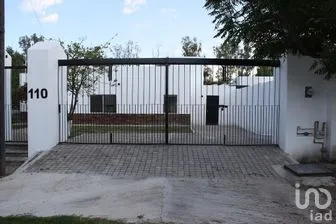 NEX-299042 - Casa en Renta, con 2 recamaras, con 2 baños, con 161 m2 de construcción.