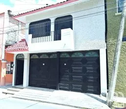 NEX-225714 - Casa en Venta, con 4 recamaras, con 3 baños.