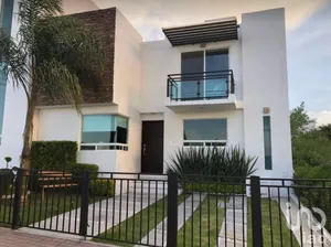 NEX-278590 - Casa en Venta, con 3 recamaras, con 3 baños, con 182 m2 de construcción en El Mirador, CP 76134, Querétaro.