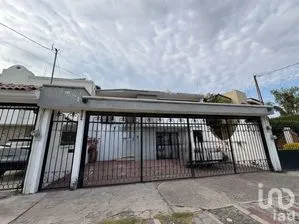 NEX-278089 - Casa en Venta, con 3 recamaras, con 2 baños, con 330 m2 de construcción en Paseos del Sol, CP 45079, Jalisco.