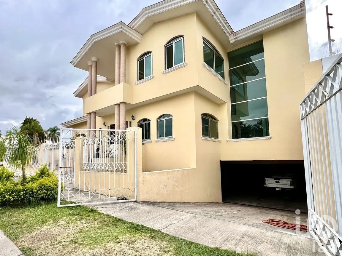 Casa en Venta en El Palomar, Tlajomulco de Zúñiga, Jalisco | NEX-227146 | iad México | Foto 3 de 33