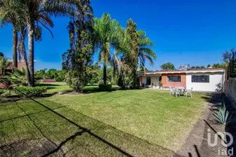 NEX-230220 - Casa en Venta, con 4 recamaras, con 2 baños, con 298 m2 de construcción en Jardines del Capulín, CP 45675, Jalisco.