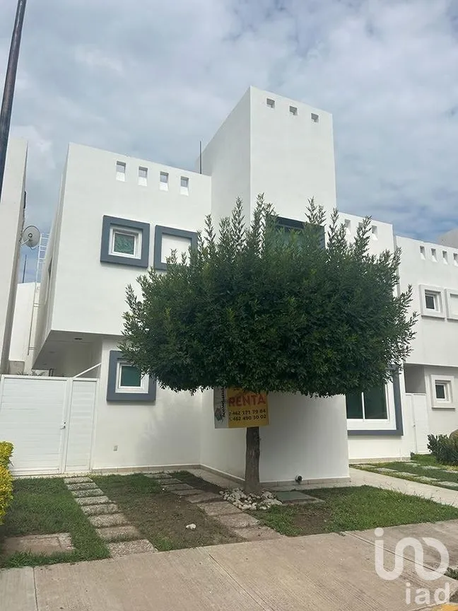 Casa en Venta en Residencial Bosques, Irapuato, Guanajuato | NEX-294553 | iad México | Foto 3 de 24