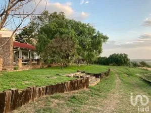 NEX-296955 - Casa en Renta, con 3 recamaras, con 3 baños, con 235 m2 de construcción.