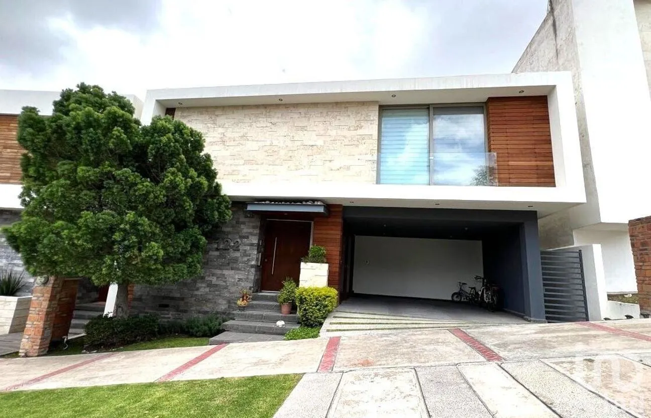 Casa en Venta en Club de Golf la Loma, San Luis Potosí, San Luis Potosí | NEX-227046 | iad México | Foto 1 de 18