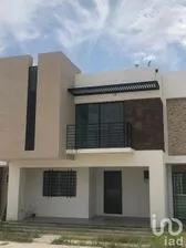 NEX-227771 - Casa en Venta, con 3 recamaras, con 2 baños, con 171 m2 de construcción en Los Lagos, CP 78397, San Luis Potosí.