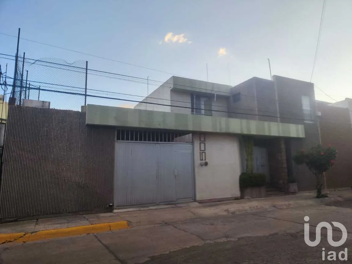 Casa en Venta en Villas de Irapuato, Irapuato, Guanajuato | NEX-279070 | iad México | Foto 1 de 11