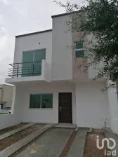 NEX-85028 - Casa en Venta, con 3 recamaras, con 2 baños, con 150 m2 de construcción en Villas El Dorado, CP 36630, Guanajuato.
