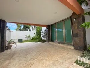NEX-200706 - Casa en Venta, con 5 recamaras, con 5 baños, con 713 m2 de construcción en Supermanzana 11, CP 77504, Quintana Roo.