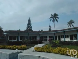 NEX-226654 - Casa en Venta, con 5 recamaras, con 5 baños, con 628.36 m2 de construcción en Riachuelo, CP 93578, Veracruz.
