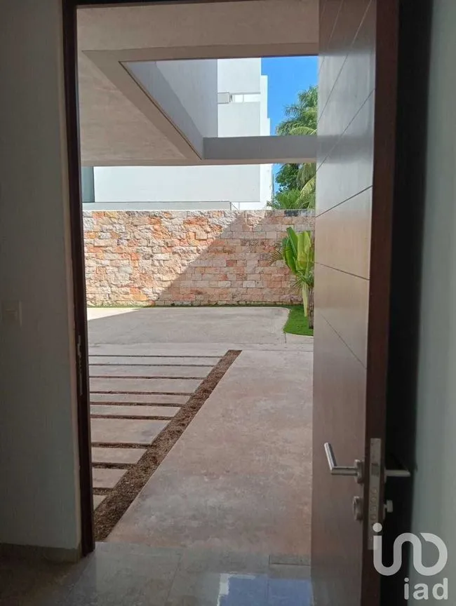Casa en Renta en Benito Juárez Nte, Mérida, Yucatán | NEX-231682 | iad México | Foto 1 de 34
