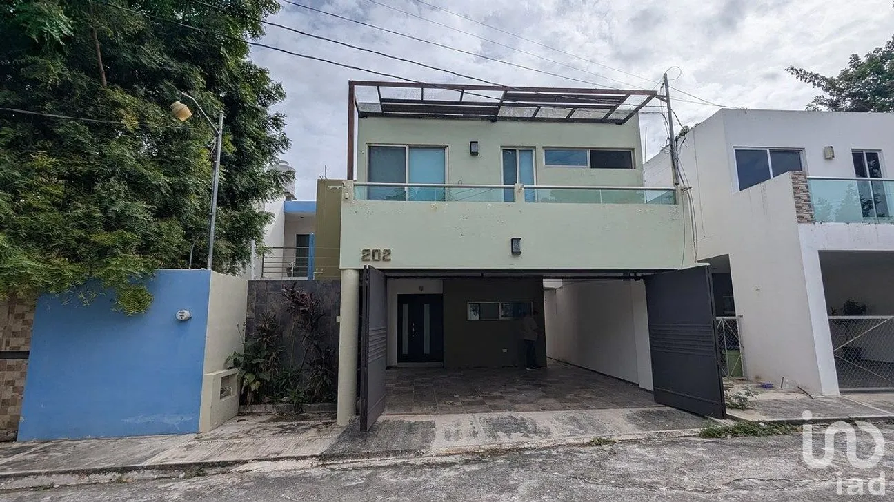 Casa en Venta en Leandro Valle, Mérida, Yucatán | NEX-290648 | iad México | Foto 2 de 17