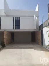 NEX-81527 - Casa en Renta, con 3 recamaras, con 3 baños, con 236 m2 de construcción en Benito Juárez Nte, CP 97119, Yucatán.