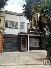 NEX-199870 - Casa en Venta, con 4 recamaras, con 2 baños, con 216 m2 de construcción en Letrán Valle, CP 03650, Ciudad de México.