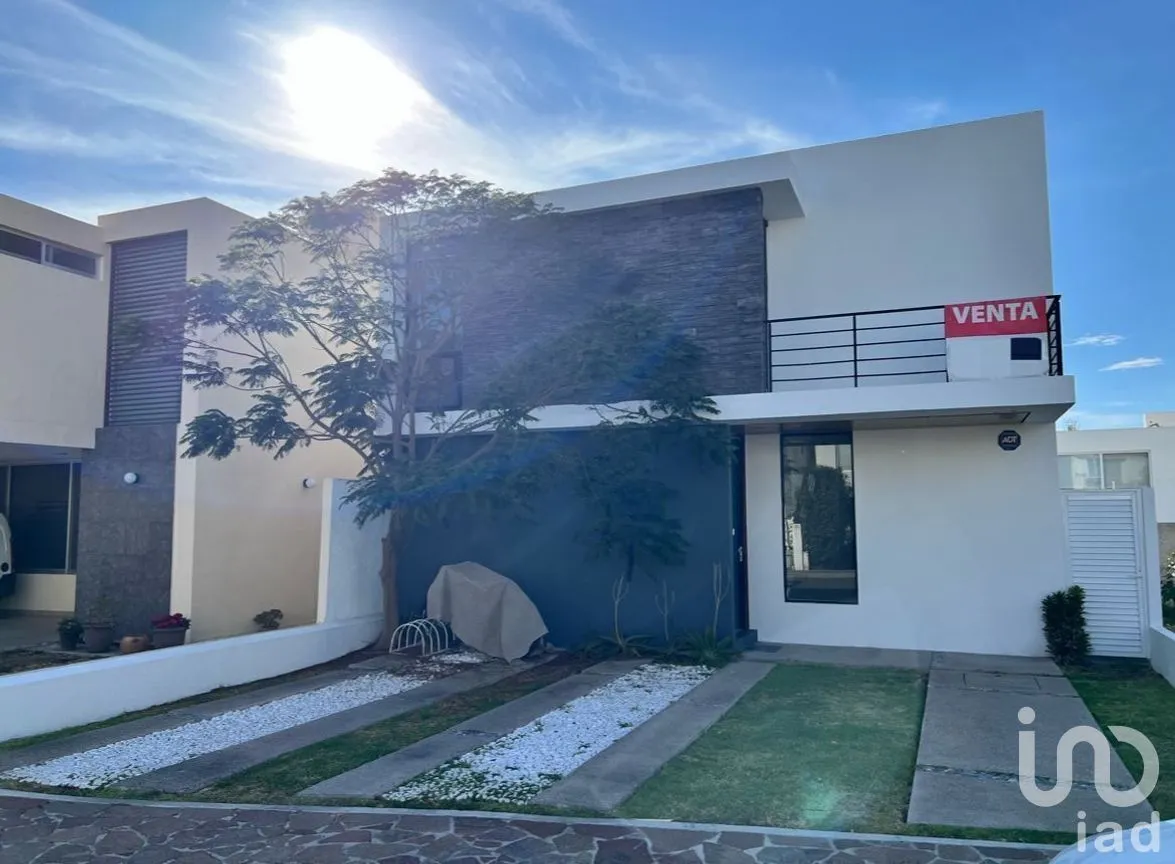 Casa en Venta en Residencial el Refugio, Querétaro, Querétaro | NEX-280588 | iad México | Foto 2 de 34
