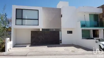 NEX-282841 - Casa en Renta, con 2 recamaras, con 2 baños, con 180 m2 de construcción en Zona este Milenio III, CP 76246, Querétaro.