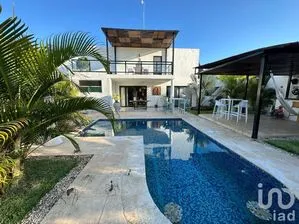 NEX-199963 - Casa en Venta, con 4 recamaras, con 6 baños, con 320 m2 de construcción en Santa Gertrudis Copo, CP 97305, Yucatán.