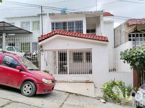 NEX-293811 - Casa en Venta, con 3 recamaras, con 2 baños, con 169 m2 de construcción en Siglo XXI, CP 29059, Chiapas.