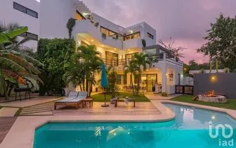 NEX-202409 - Casa en Venta, con 5 recamaras, con 5 baños, con 383 m2 de construcción en La Veleta, CP 77760, Quintana Roo.