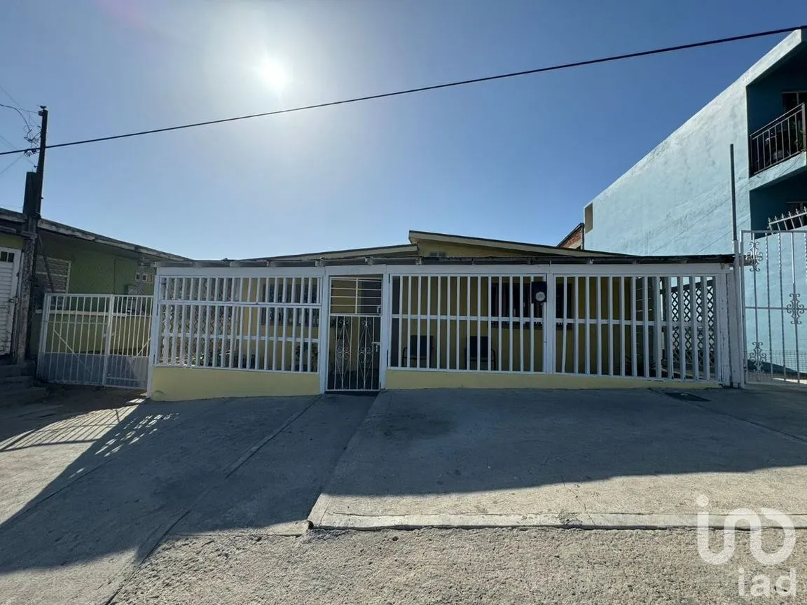 Casa en Venta en Libertad, Tijuana, Baja California | NEX-227018 | iad México | Foto 1 de 16