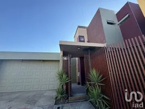 NEX-228491 - Casa en Venta, con 3 recamaras, con 2 baños, con 170 m2 de construcción en Las Plazas, CP 22640, Baja California.