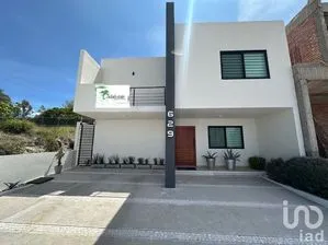 NEX-228818 - Casa en Venta, con 4 recamaras, con 4 baños, con 298 m2 de construcción en Lomas de Juriquilla, CP 76226, Querétaro.