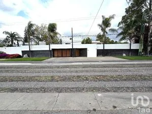 NEX-298404 - Casa en Renta, con 7 recamaras, con 8 baños, con 1038 m2 de construcción.