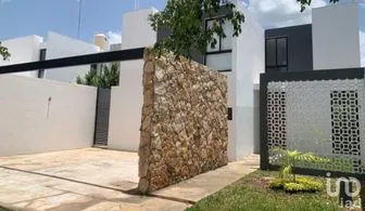 NEX-200718 - Casa en Renta, con 4 recamaras, con 4 baños, con 246.95 m2 de construcción en Conkal, CP 97345, Yucatán.
