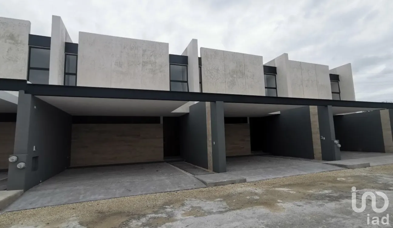 Casa en Venta en Temozon Norte, Mérida, Yucatán | NEX-228951 | iad México | Foto 1 de 8