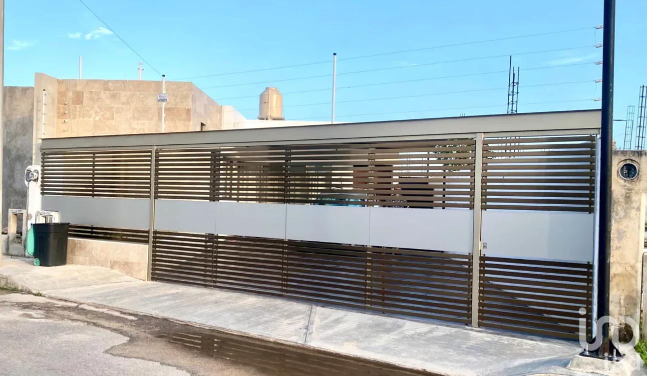Casa en Venta en Chichi Suárez, Mérida, Yucatán | NEX-228958 | iad México | Foto 2 de 12