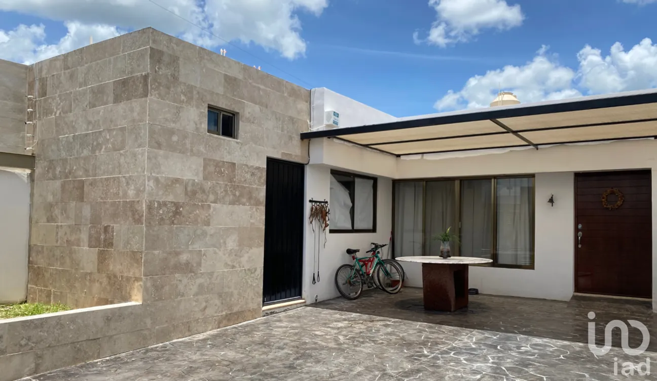 Casa en Venta en Chichi Suárez, Mérida, Yucatán | NEX-228958 | iad México | Foto 1 de 12