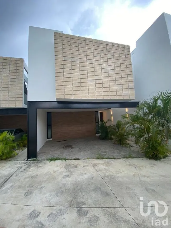 Casa en Renta en Benito Juárez Nte, Mérida, Yucatán | NEX-232142 | iad México | Foto 1 de 15