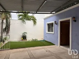 NEX-290651 - Casa en Venta, con 3 recamaras, con 2 baños, con 149.71 m2 de construcción en Chuburna de Hidalgo, CP 97208, Yucatán.