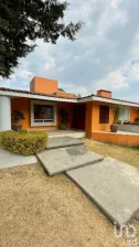 NEX-111006 - Casa en Venta, con 3 recamaras, con 4 baños, con 600 m2 de construcción en Club de Golf Valle Escondido, CP 52937, México.