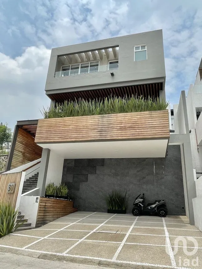 Casa en Venta en Bosque Esmeralda, Atizapán de Zaragoza, Estado De México | NEX-229557 | iad México | Foto 1 de 43