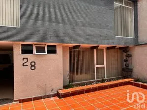 NEX-229815 - Casa en Renta, con 4 recamaras, con 1 baño, con 500 m2 de construcción en Ciudad Satélite, CP 53100, Estado De México.